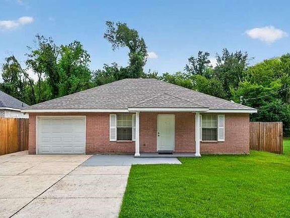 3rd image of 556 Magnolia Ave