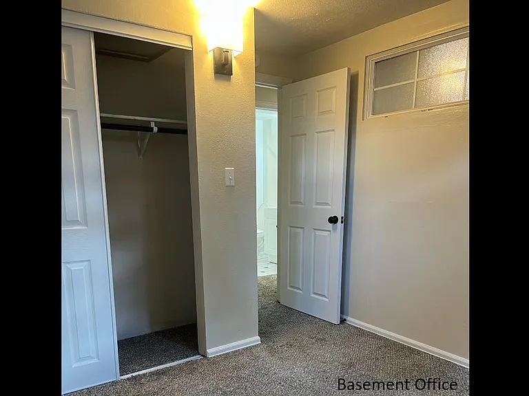3872 Surrey Ln — Photo 2