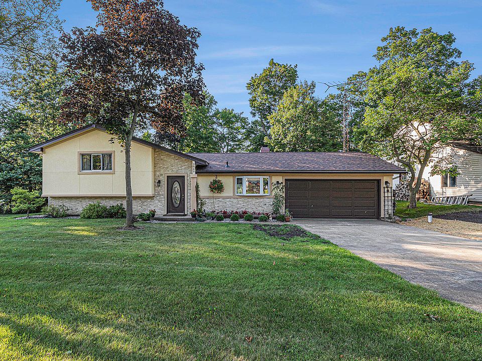 1st image of 3849 Maple Ln