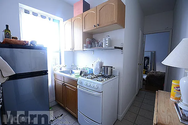 Rented by Mdrn Residential | media 19