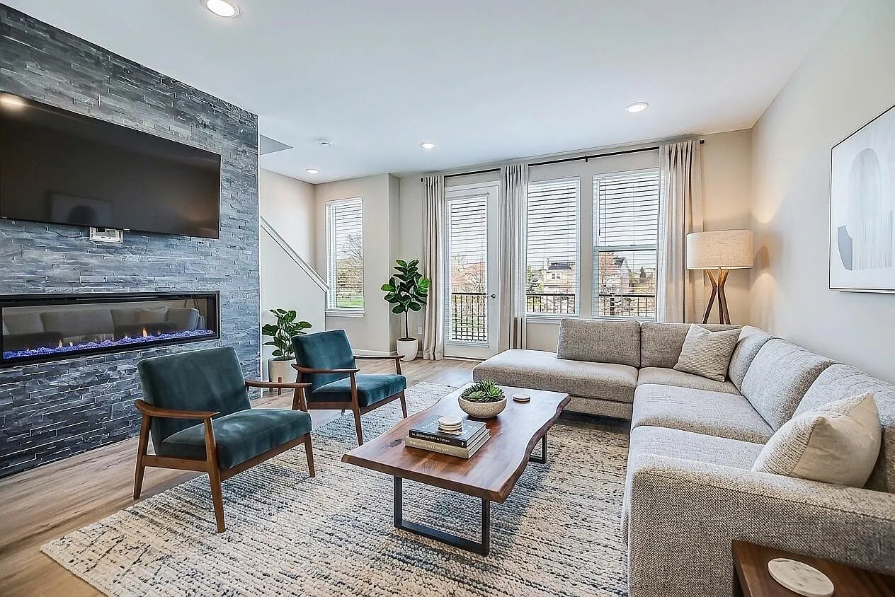 2 bed, 2.5 bath, 1639 sqft, $3,100 — Photo 2