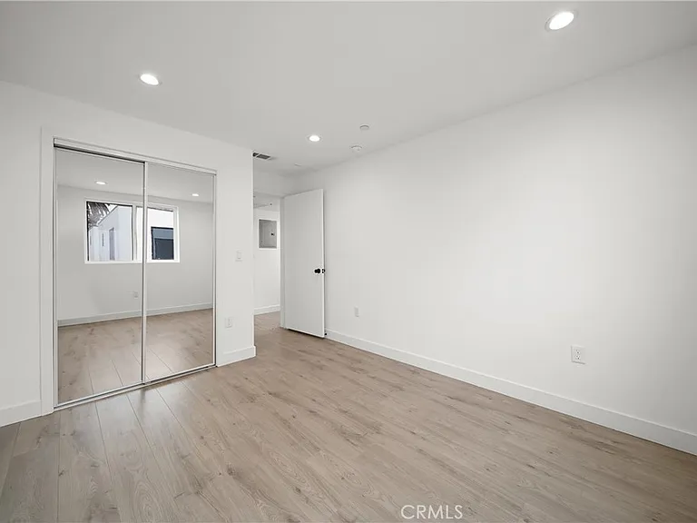 169 S Hoover St — Photo 16