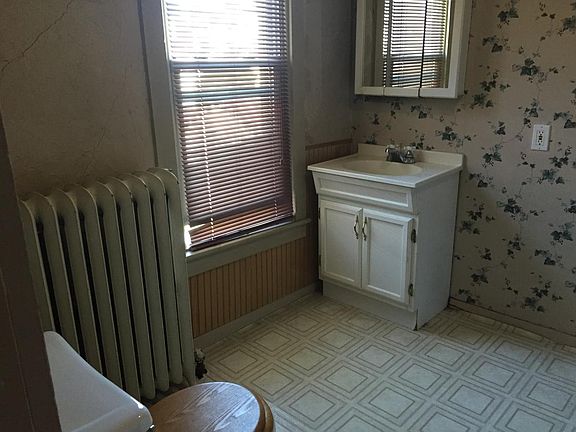 1/2 bath