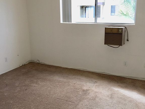 4th image of 3030 Monroe Ave #10