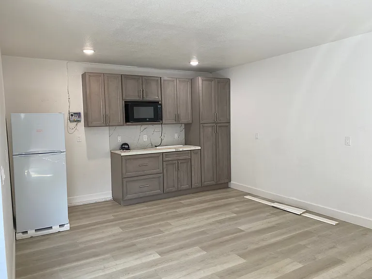 216 Westview Dr — Photo 33
