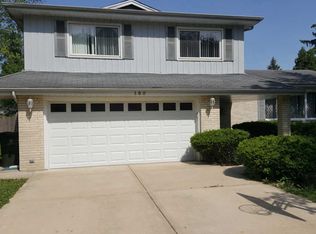 185 Montclare Ln, Wood Dale, IL 60191