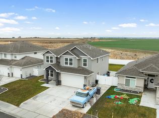 8215 Ashen Dr, Pasco, WA 99301