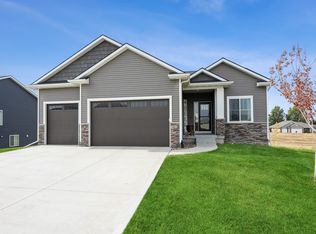 203 Meadowlark Dr, Monroe, IA 50170