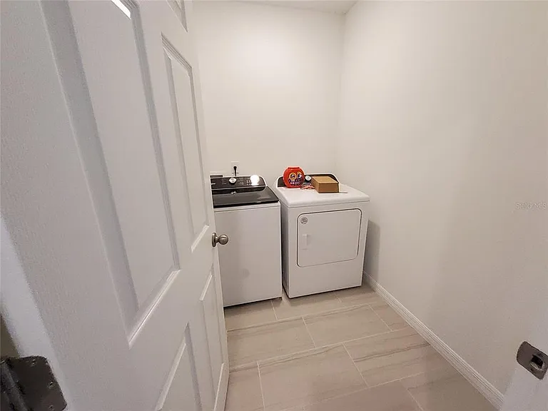 3166 Viceroy Ct — Photo 17