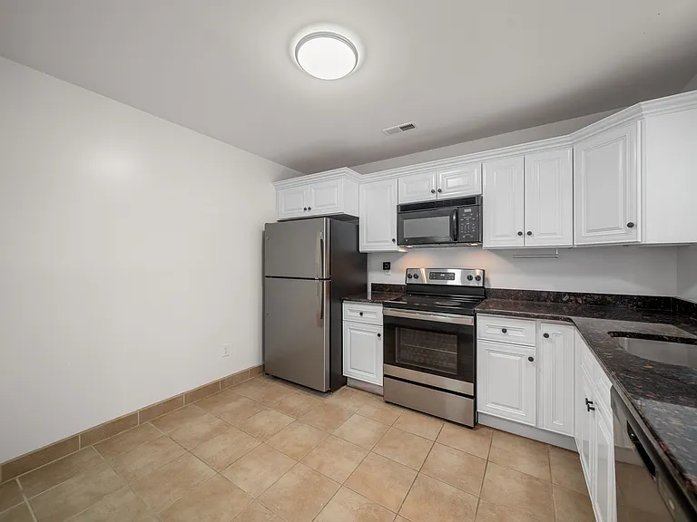 764 Charles Ct — Photo 9