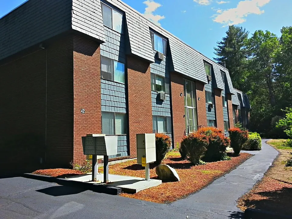 42 Maple Ave #2