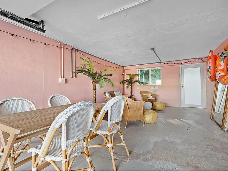Bougainvillea St — Photo 46