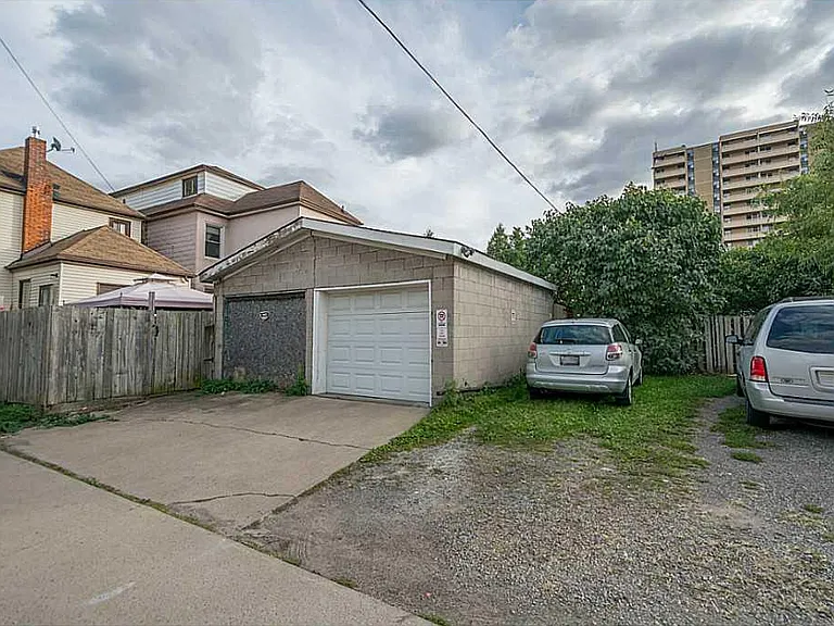 11 Minto Ave — Photo 18