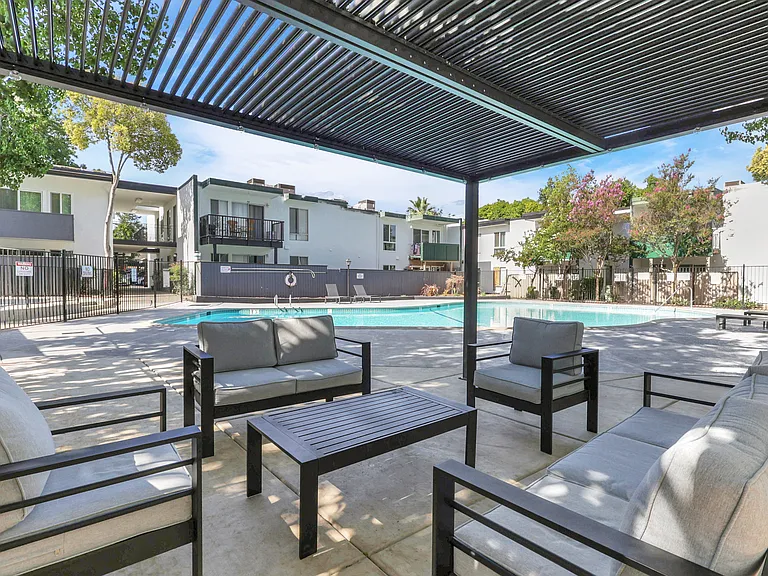 Courtyard Apartments — Photo 6