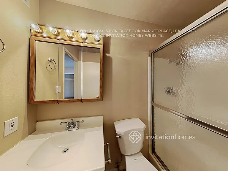 8639 W Clarendon Ave — Photo 9