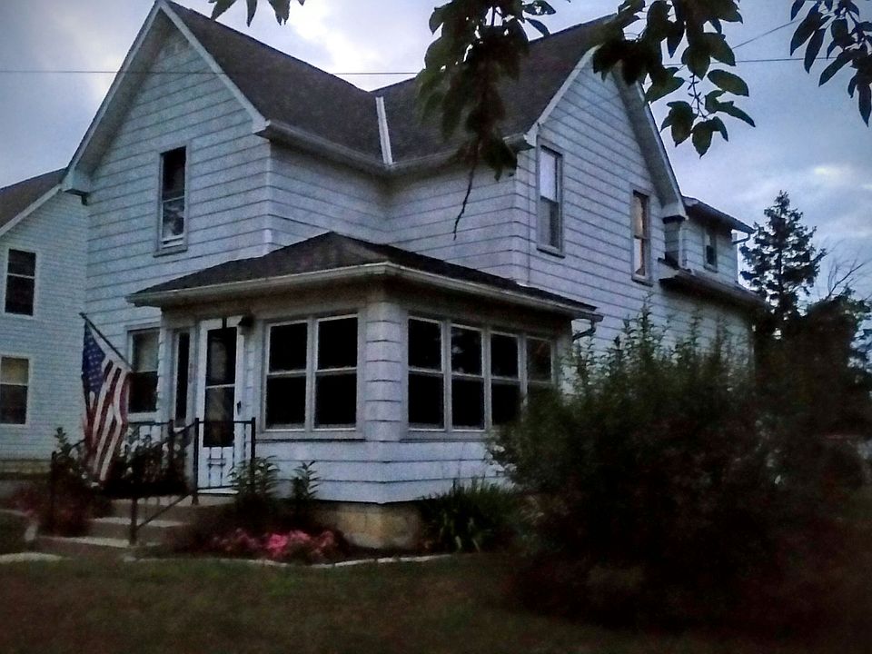 1st image of 620 W 4th St