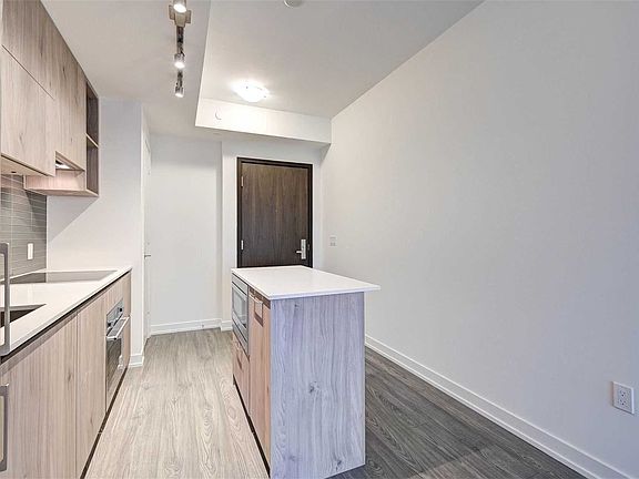 4th image of 1 Yorkville Ave #5006