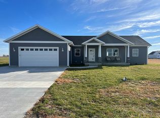 804 S John St, Teutopolis, IL 62467