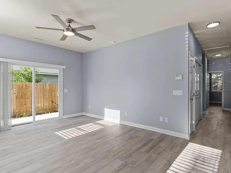 117 Avondale Ave — Photo 6