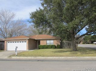 1502 33rd St, Hondo, TX 78861