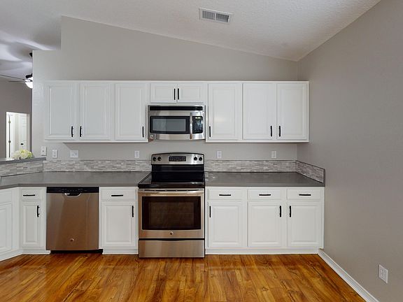5th image of 2859 Cross Creek Dr