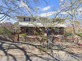 41 Cambridge Ave #B, Pt Washington, NY 11050