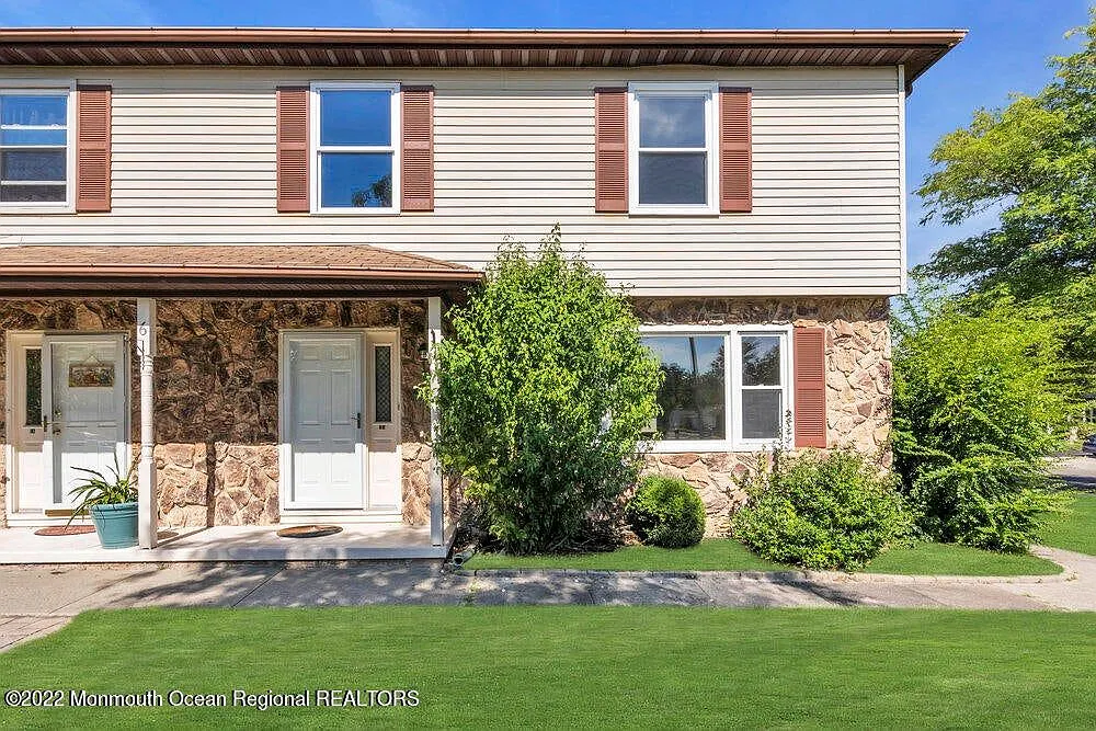 3 bed, 1.5 bath, 1378 sqft, $2,850 — Photo 2