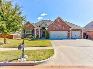 15500 Maple Ridge Ln, Edmond, OK 73013