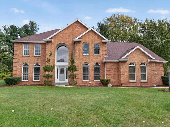 17768 Ashford Hills Ct, Granger, IN 46530