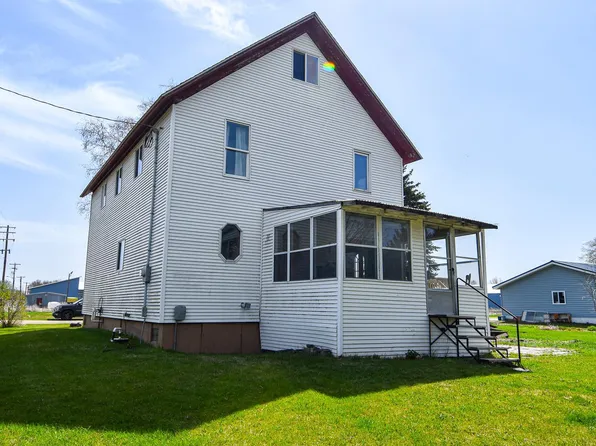 117 Red Lake Ave N, Saint Hilaire, MN 56754