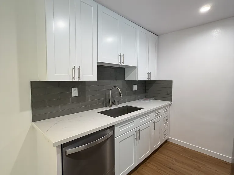 12011 Pacific Ave #3 — Photo 2