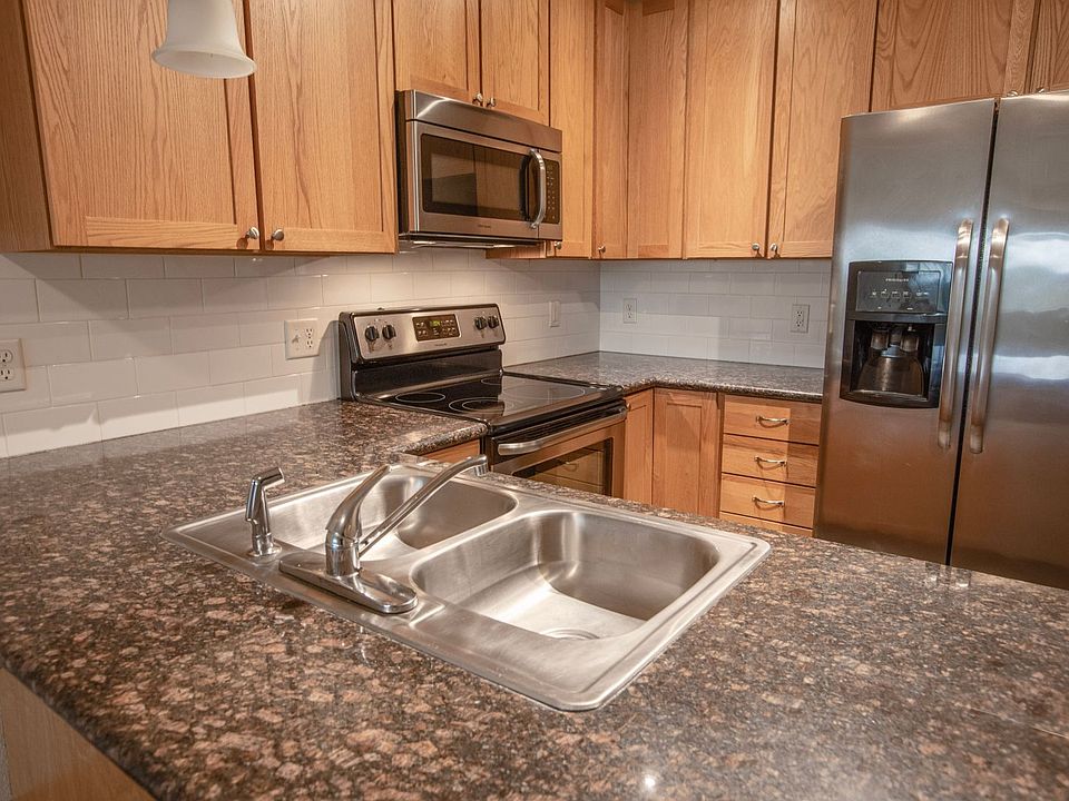 1st image of 633 Main St NW APT 415