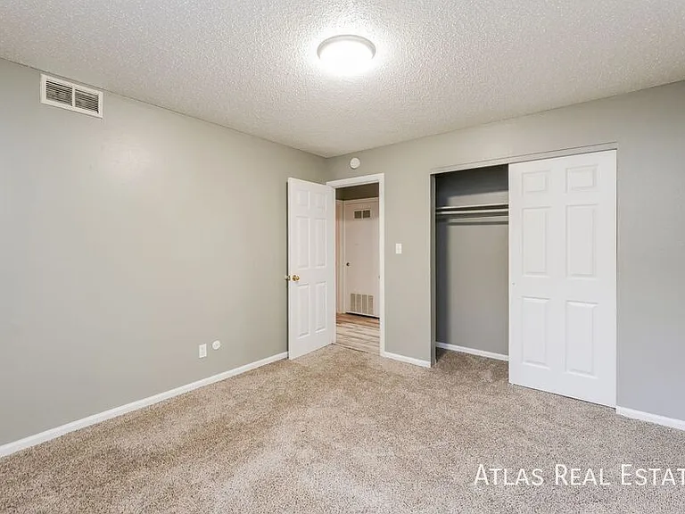 2610/2614 E Fountain Boulevard — Photo 32
