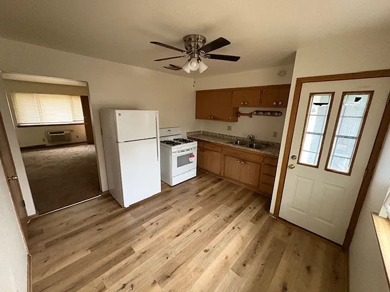 3555 S Brust Ave — Photo 3