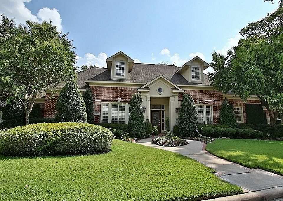 1st image of 11 Villa Bend Dr