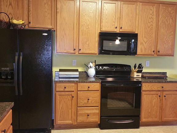 4th image of 2925 Village Center Dr