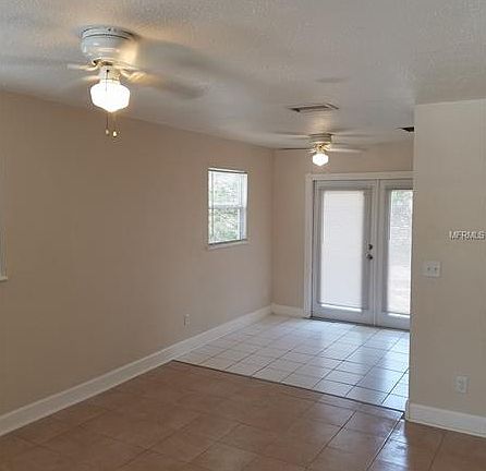5th image of 2048 Poinsetta Ave