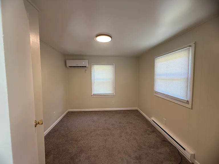 1208 S Coolwell Rd — Photo 5