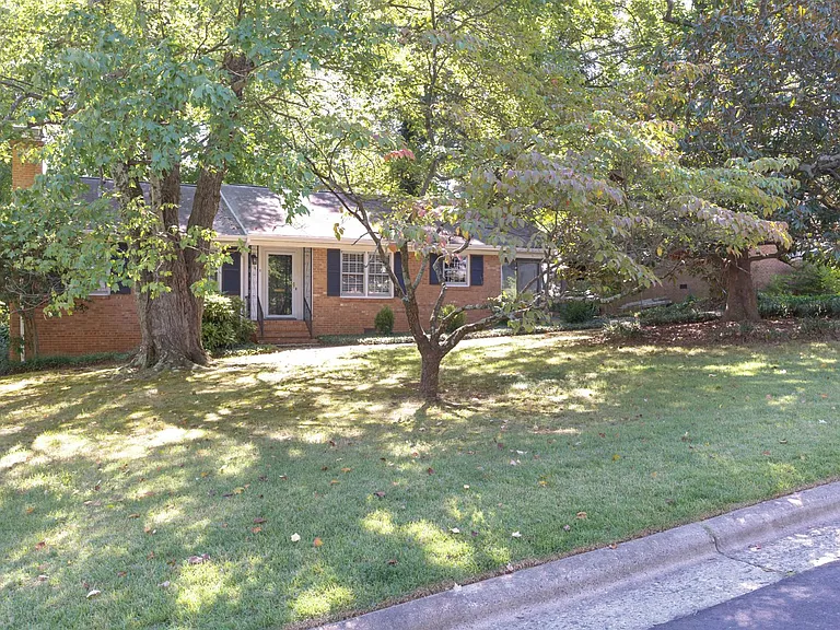 608 Candlewood Dr — Photo 3
