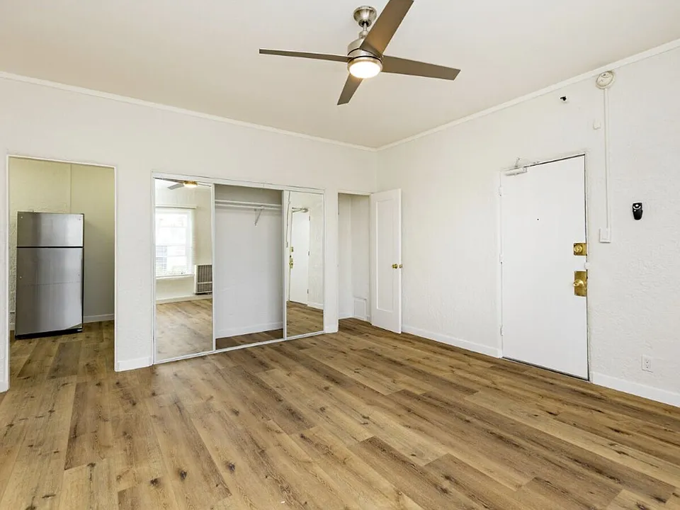 Manhattan III Apartments | Charming Bachelor, Studio & One-Bedroom Apartments in Koreatown