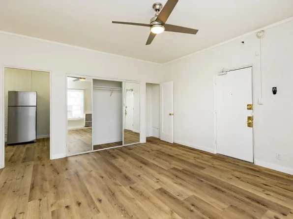 Manhattan III Apartments | Charming Bachelor, Studio & One-Bedroom Apartments in Koreatown, 426 S Manhattan Pl APT 403, Los Angeles, CA 90020