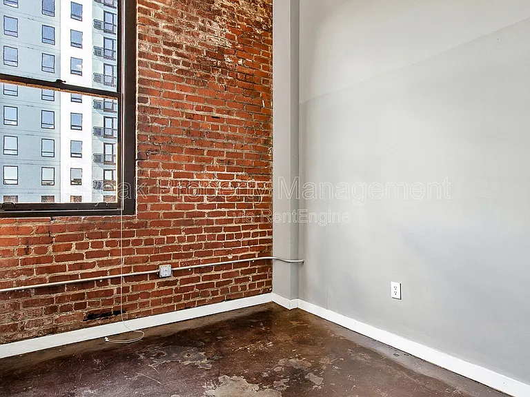 1510 W Broad St — Photo 50