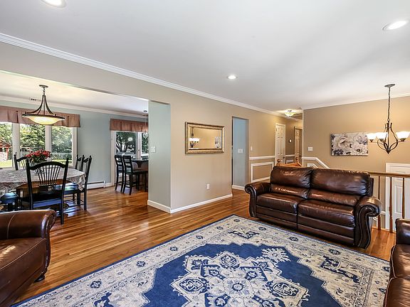 2654 springhurst st,yorktown heights,ny,10598   (06of 33 ).jpg