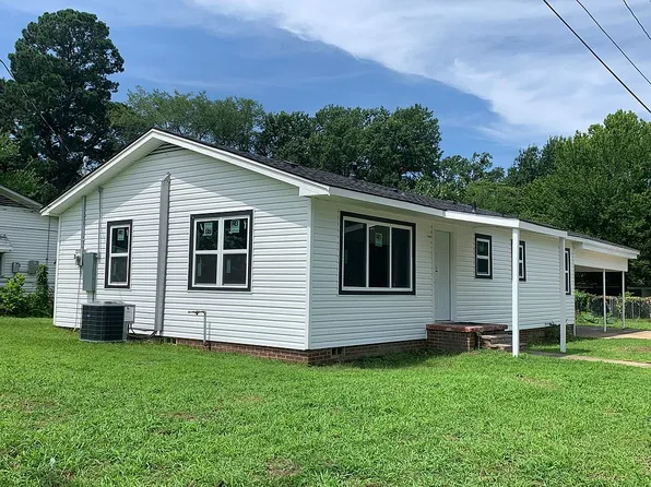 201 W 10th St, Mount Pleasant, TX 75455