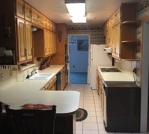 4th image of 3819 Blossom Ln
