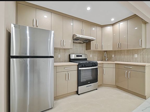 2nd image of 2141 E 16th St Floor 2