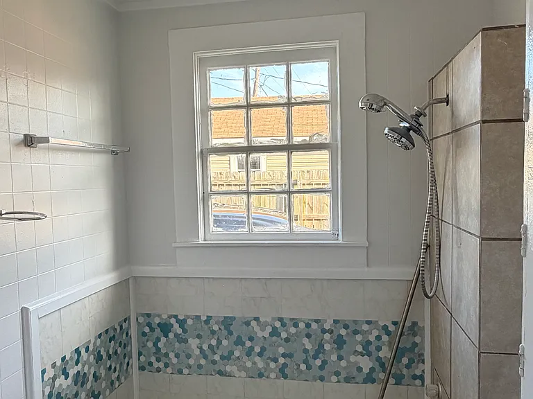 815 Williams Ave — Photo 1