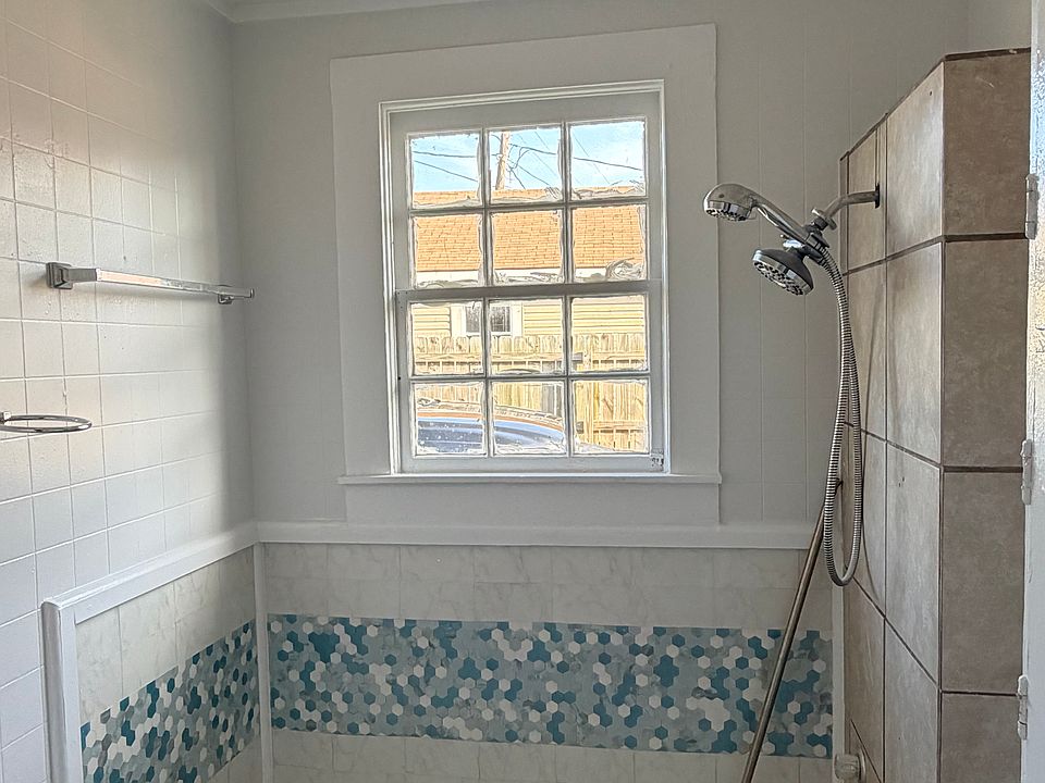 1st image of 815 Williams Ave