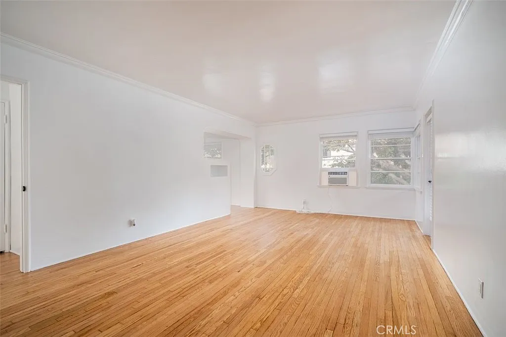 1 bed, 900 sqft, $2,800 — Photo 3