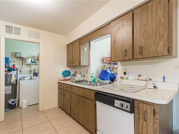 4th image of 151 Boundary Blvd APT B